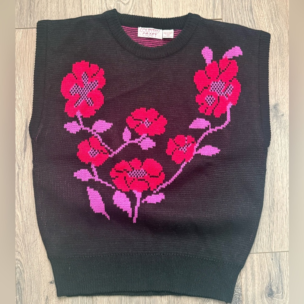 Vtg Black Sweater Vest shirt with Red Floral Design Sz Large